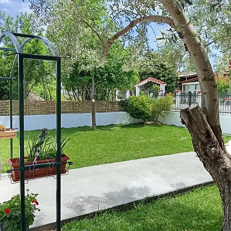 House In Garden Nea Kallikrateia
