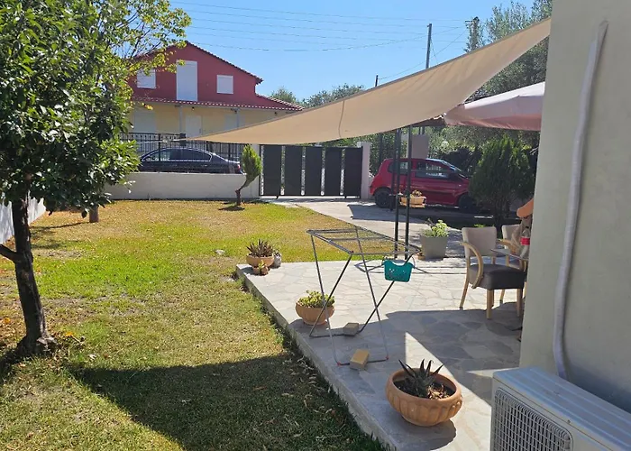 House In Garden Nea Kallikrateia